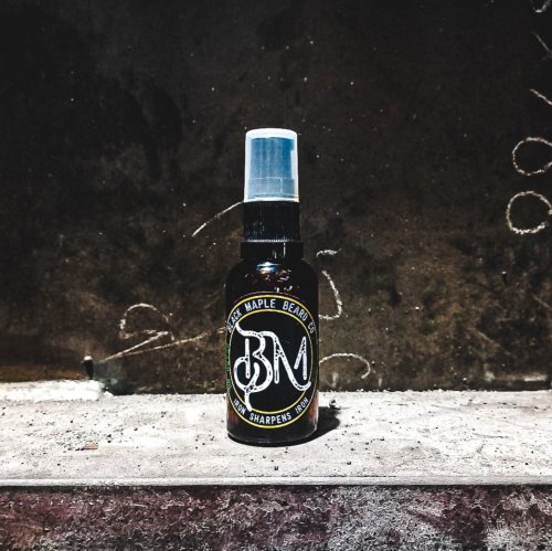 Woodsman Beard Oil - Smells like axe-swingin’ and crisp pine.